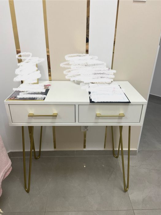 Biurko białe złote nogi
