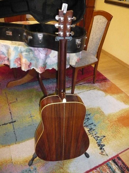 Gitara akustyczna Yamaha FG 251B