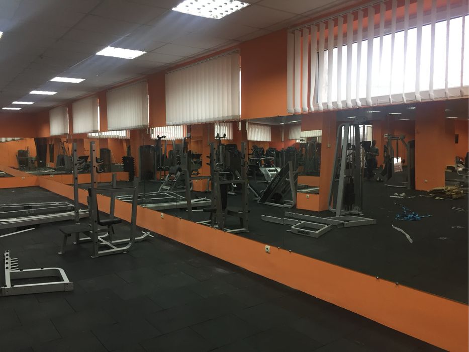 Изготовление зеркал в залы, магазины, торговые центры.