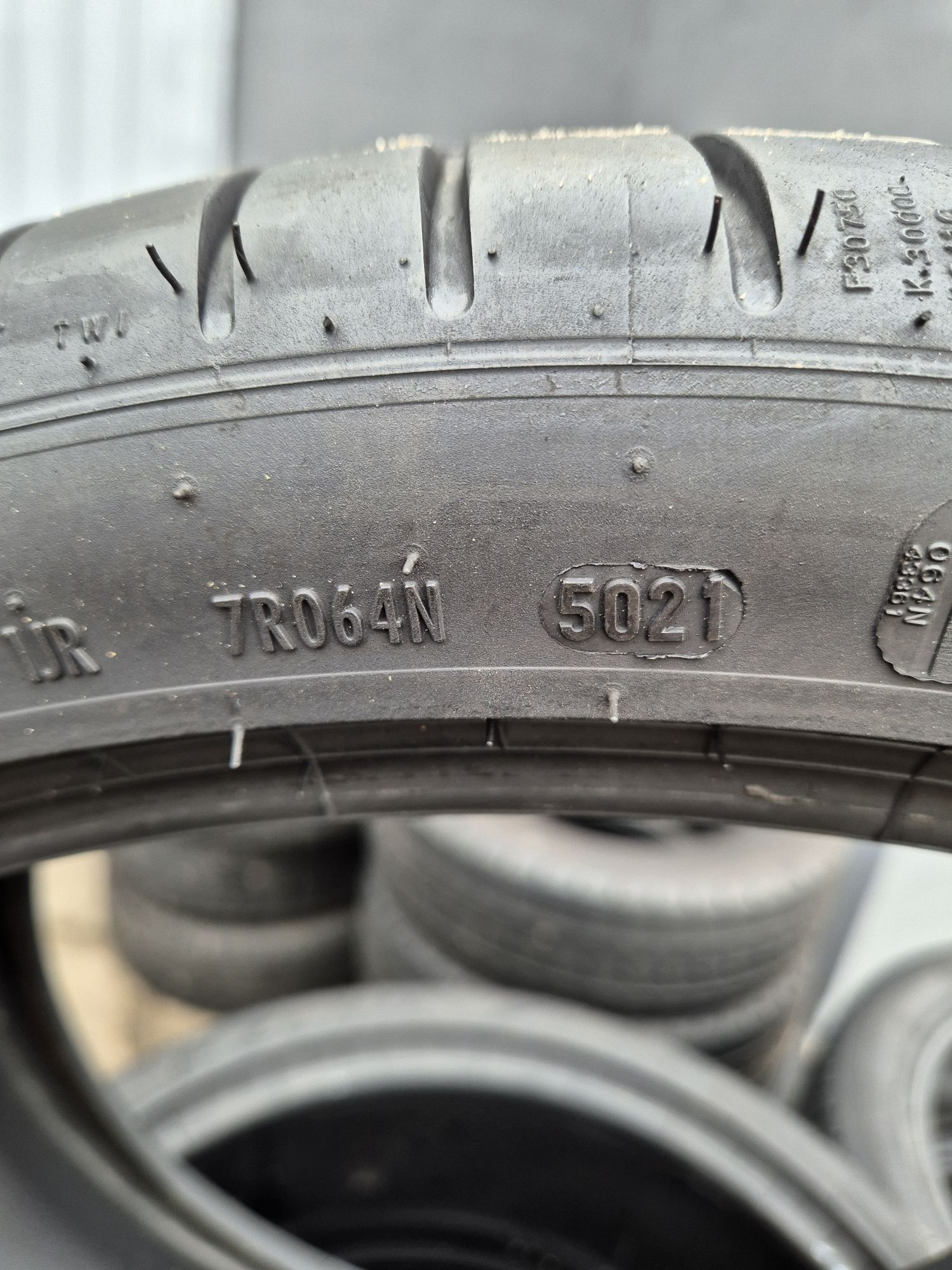 Para opon letnich Pirelli 315 30r22 rok21