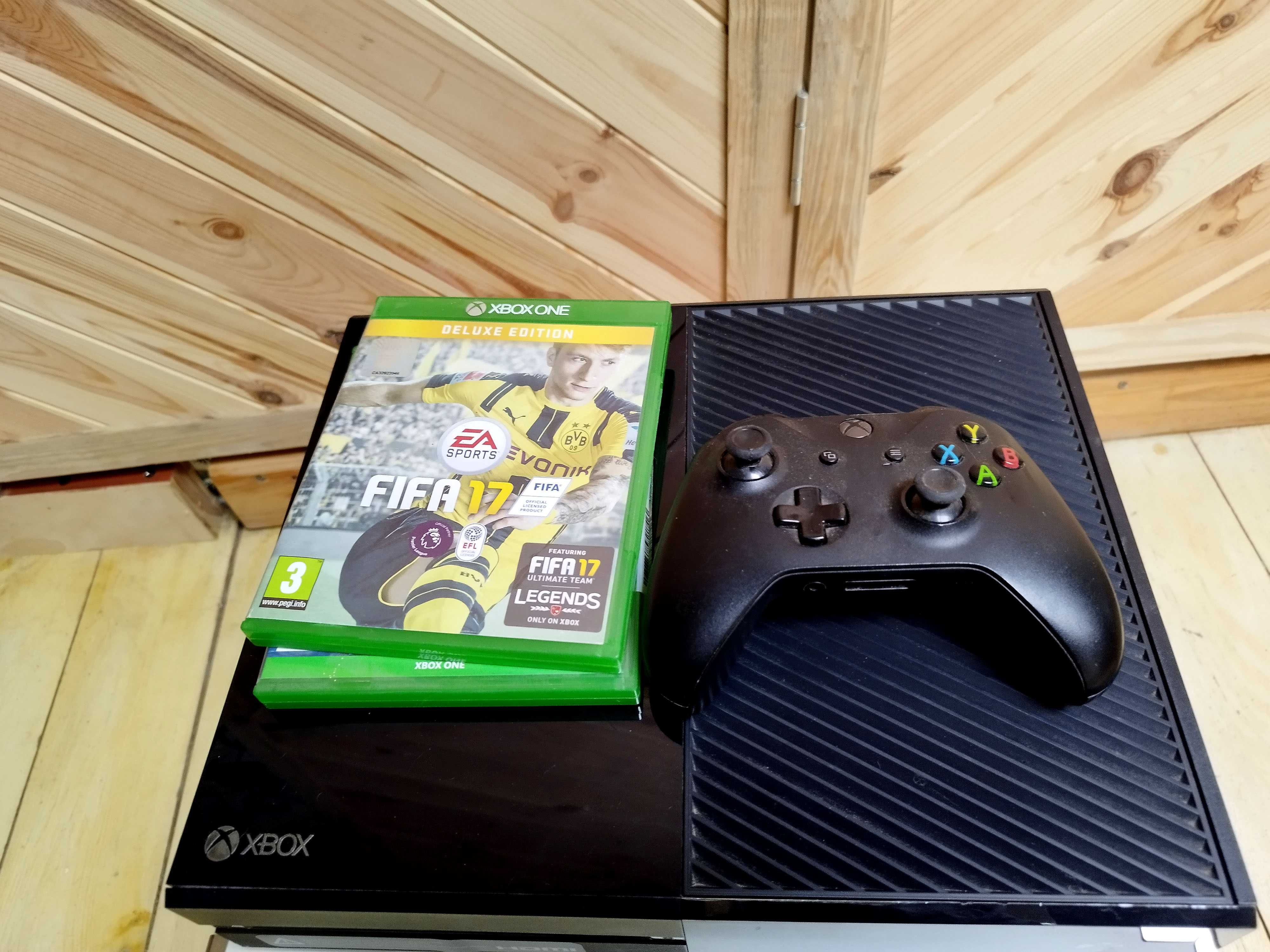 Konsola Xbox One 500 GB czarna + pad + gry FIFA 17 , FISHING SIM WORLD