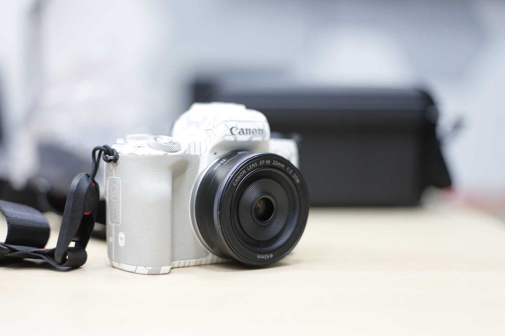 Canon EFM 22mm f/2 STM