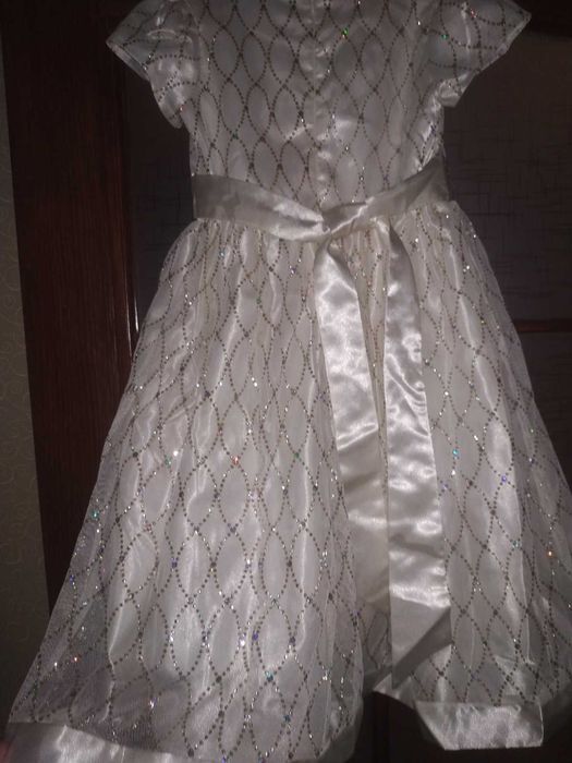 Нарядные платья. На Новый год. 6-9 лет