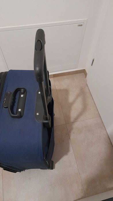 Walizka podrózna duża 55x30x75 cm