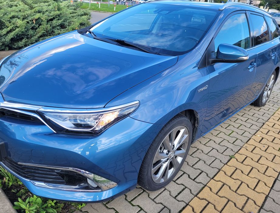 toyota auris kombi 1.8 hybrid