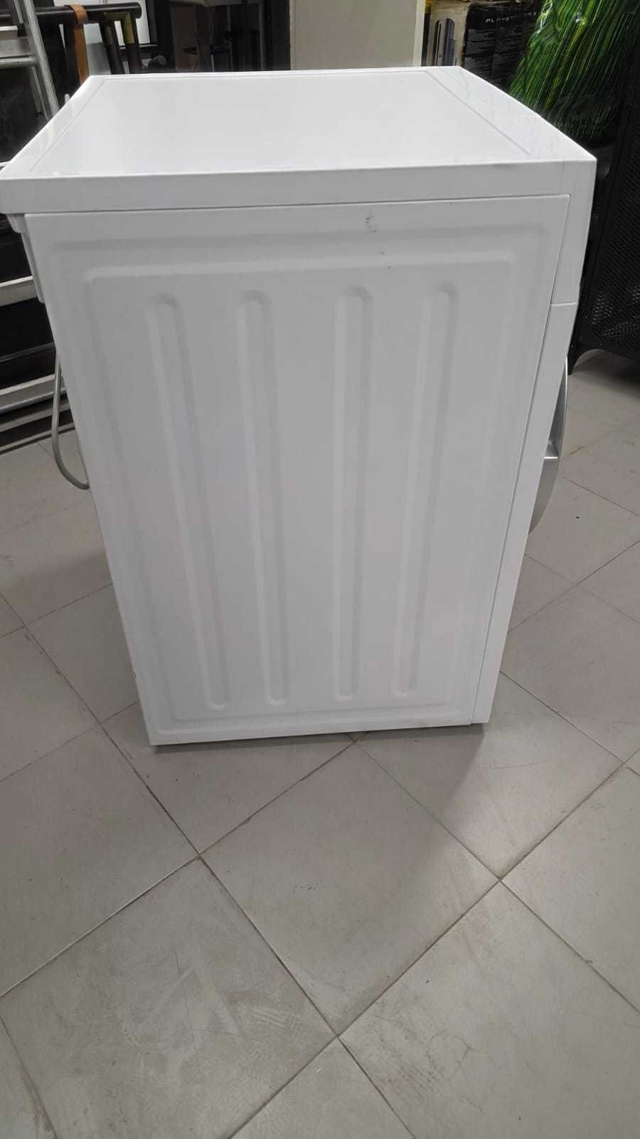 Máquina de secar roupa Becken 8Kg BDM2741 HP condensação (só secagem)