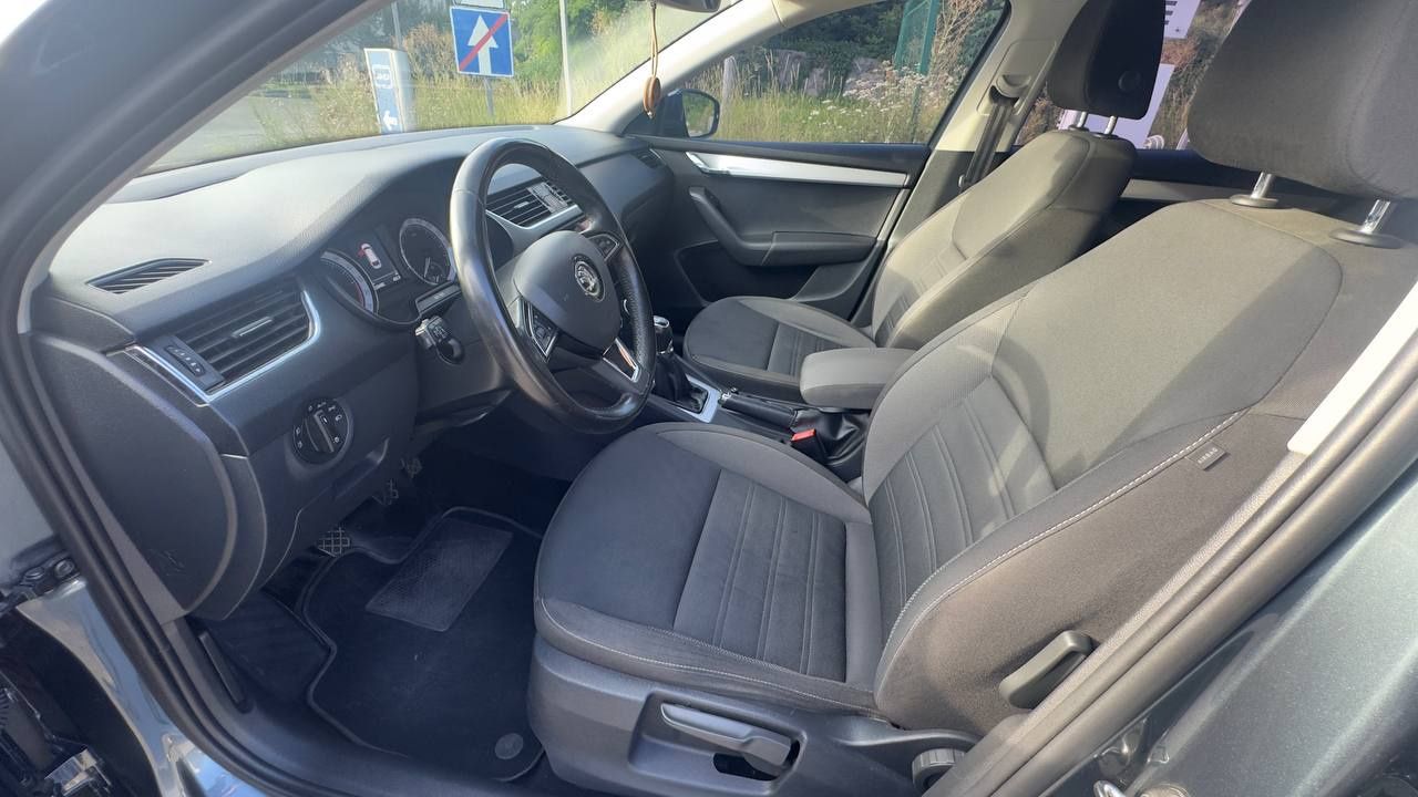 Продам власне авто SKODA Octavia A7