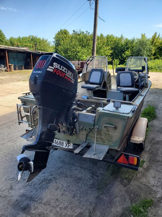 Лодка з мотором Южанка 2