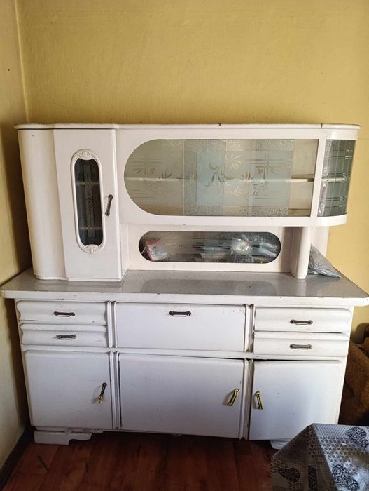 Sprzedam kredens PRL