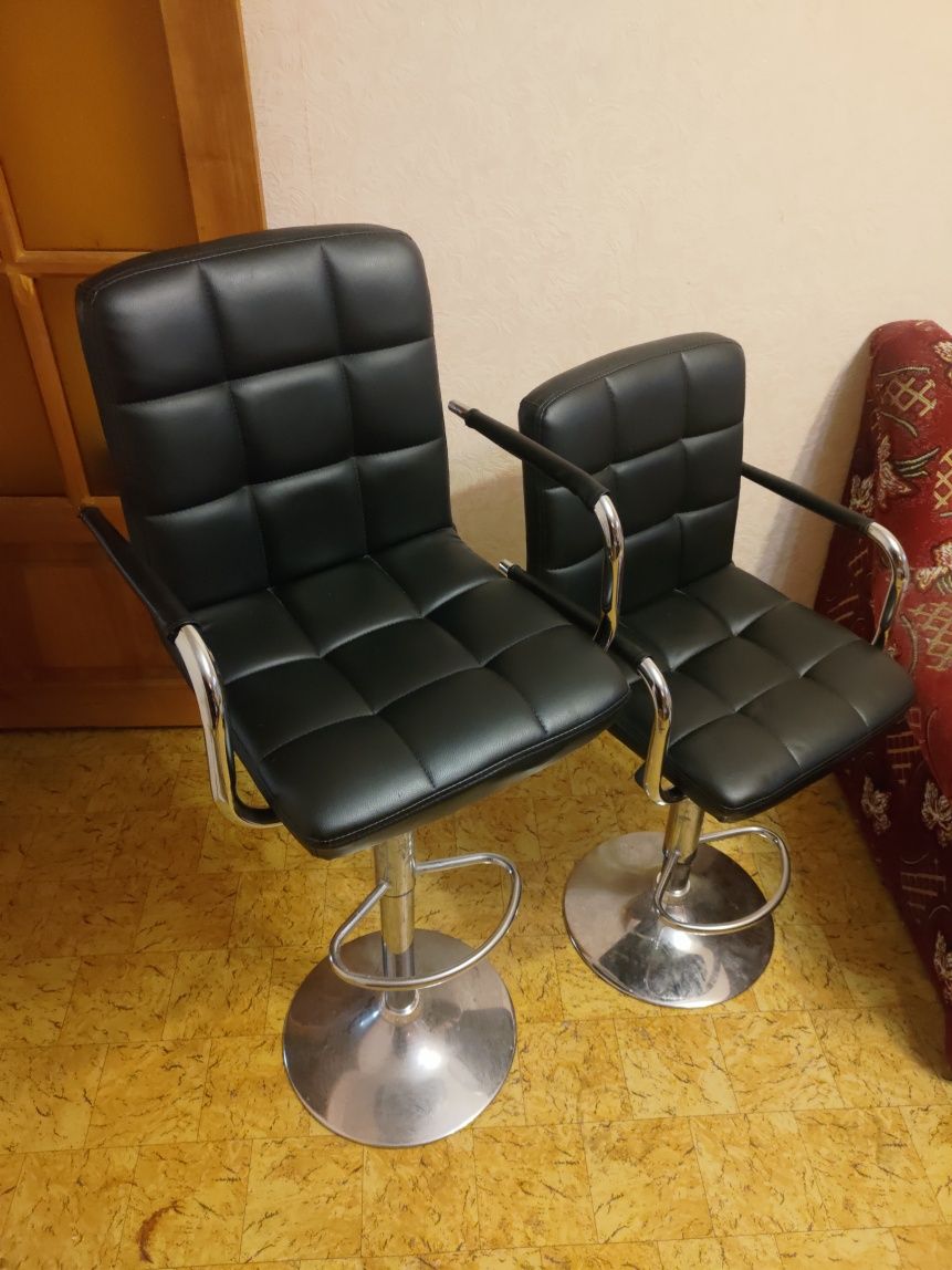 Продам великий гримерний столик (стіл - дзеркало з LED-підсвіткою)