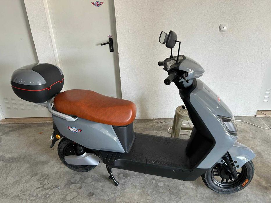 Aluguer scooter eléctrica nova