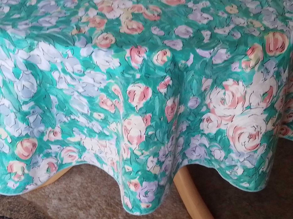 Kolorowy obrus w kwiaty Made in France - średnica 170cm - bdb !!