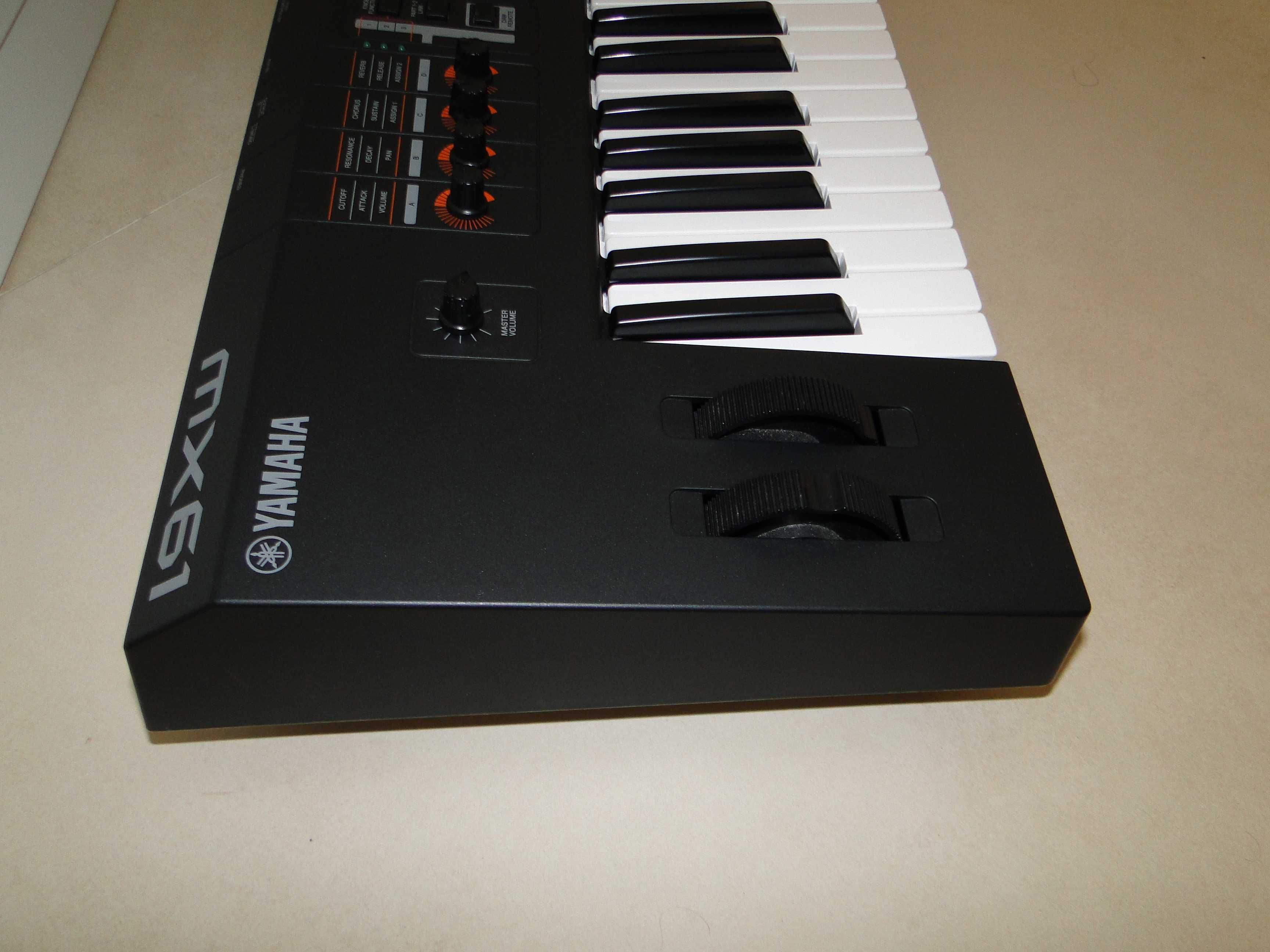 Profesjonalny Syntezator YAMAHA MX61 V2.Jak Nowy.Mega Okazja.Motif
