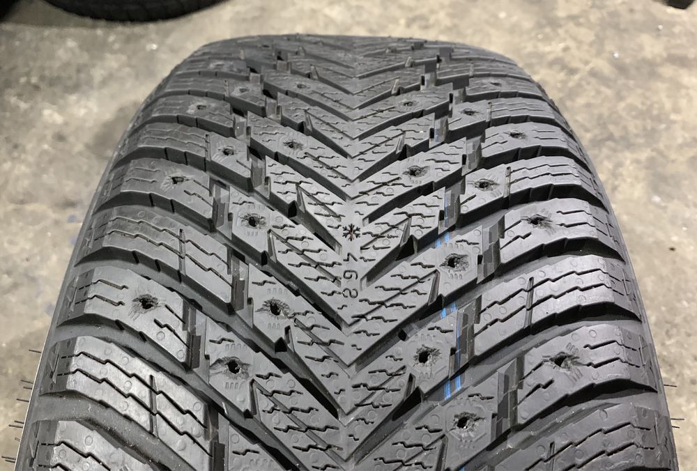 Шини Nokian Hakkapeliitta 10 245/40 R19 комплект зимові