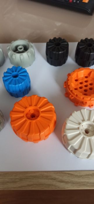 LEGO koła różne, starsze zestawy opis