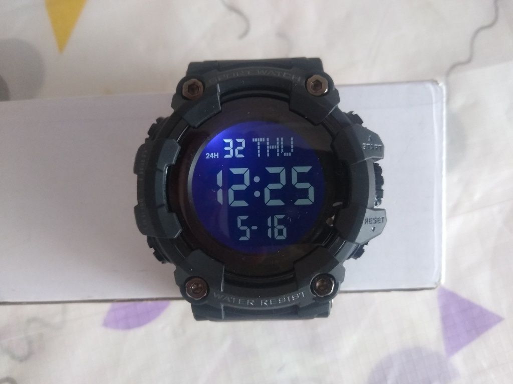 Продаются часы skmei