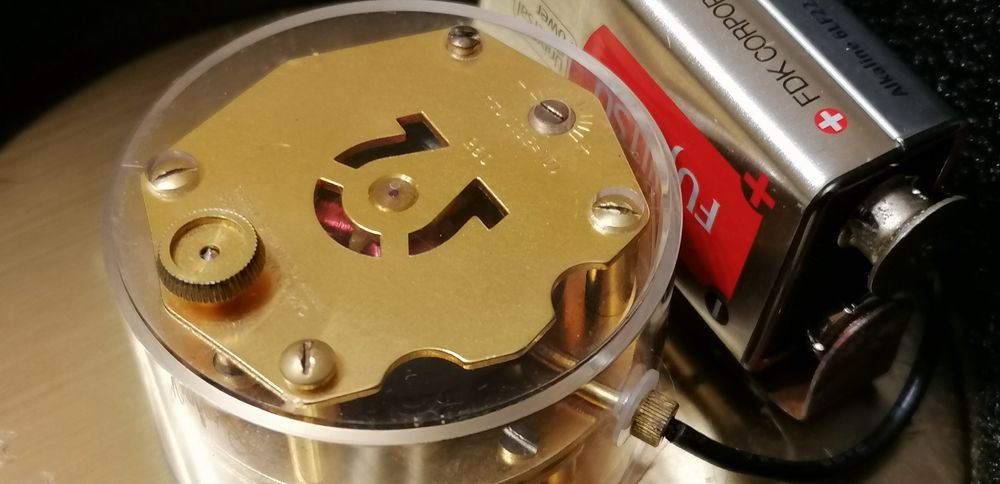 Relógio omega mesa truncated electromecânico