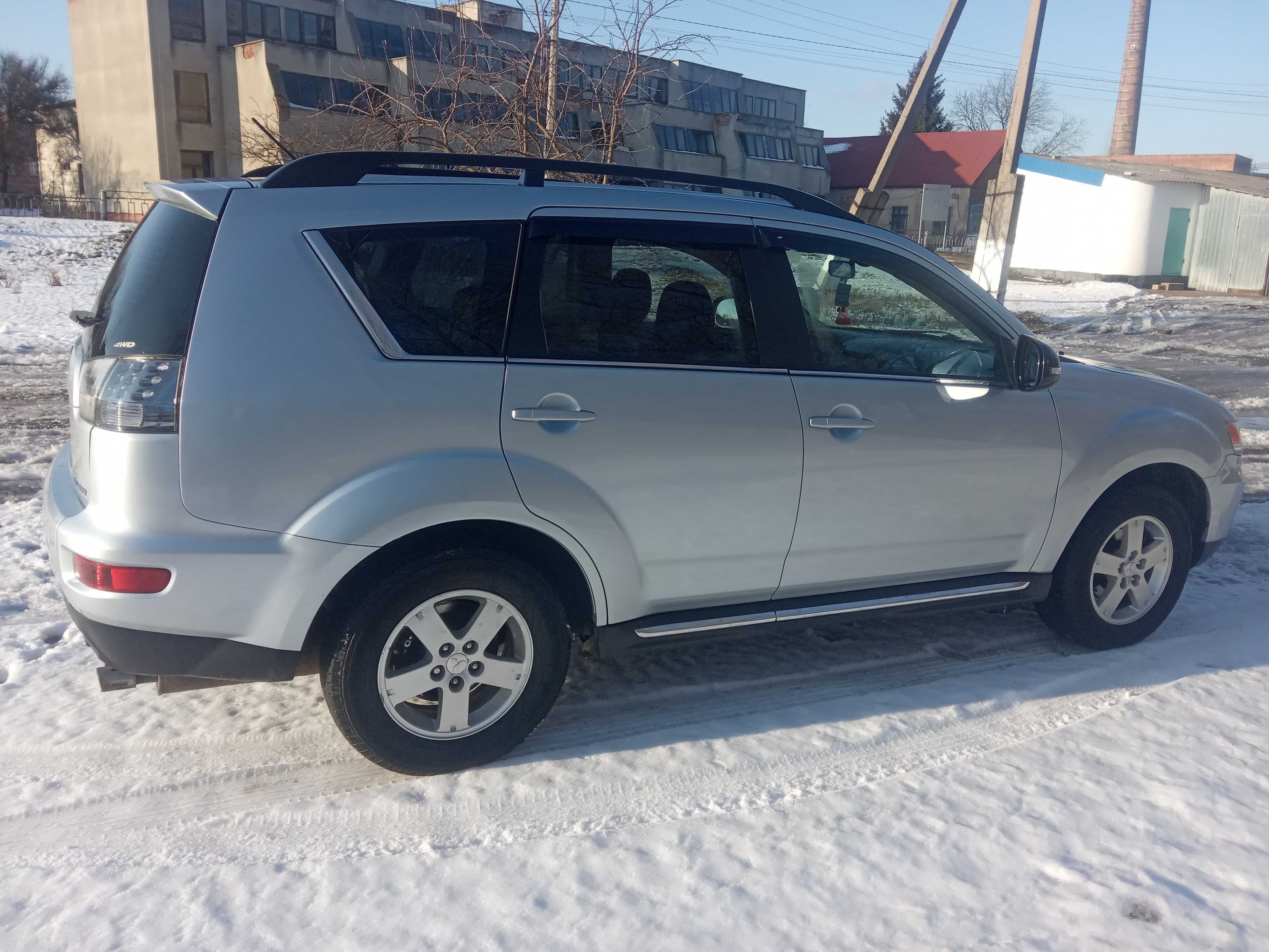 Продам автомобіль Mitsubishi Outlander  XL