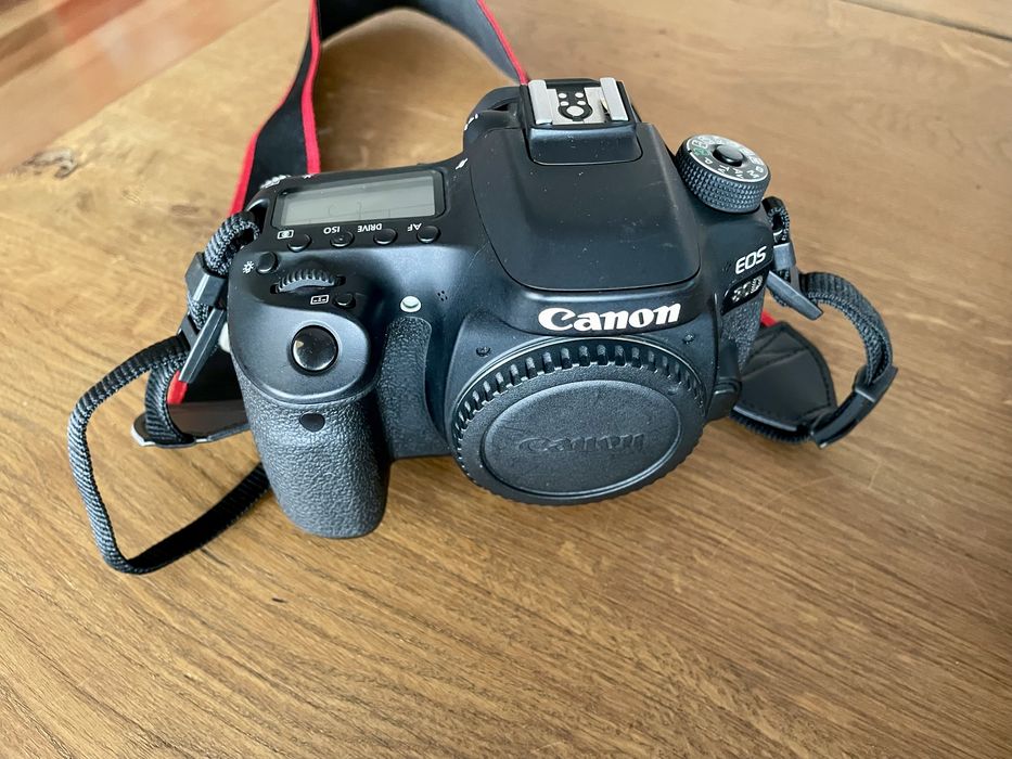 Canon EOS 80d com todos os acessórios