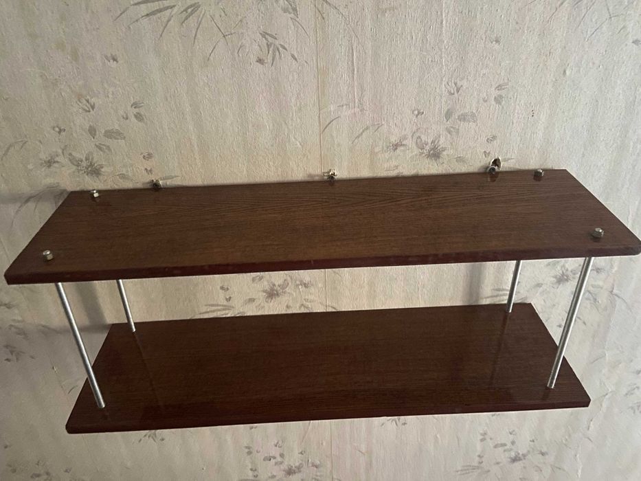 Полка книжная настенная, СССР либо 90-е, ламинированное ДСП.