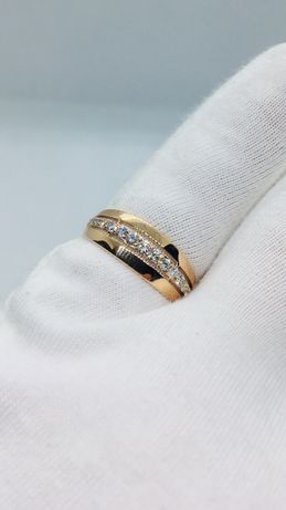 Золотое кольцо с натуральными бриллиантами 0.25 карат. В наличии!