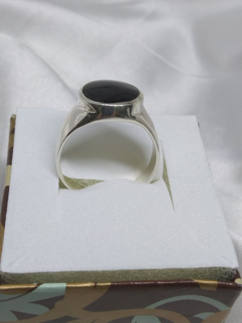 Srebrny pierścionek/sygnet czarne oczko, srebro 925, R23 (272)