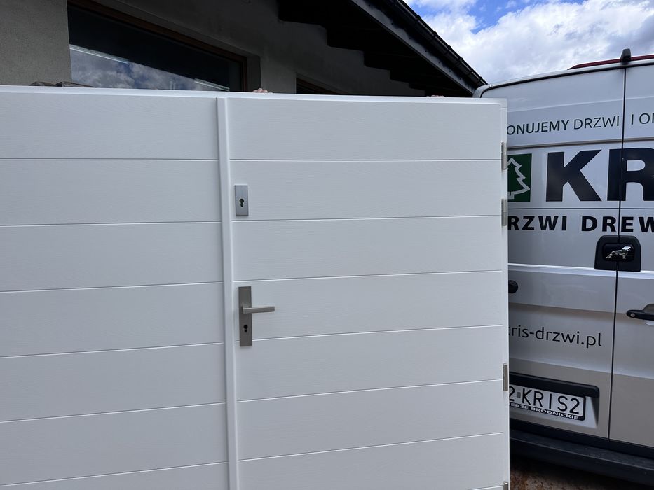 Drzwi zewnętrzne OD RĘKI drewniane garażowe białe cała Polska i Ue