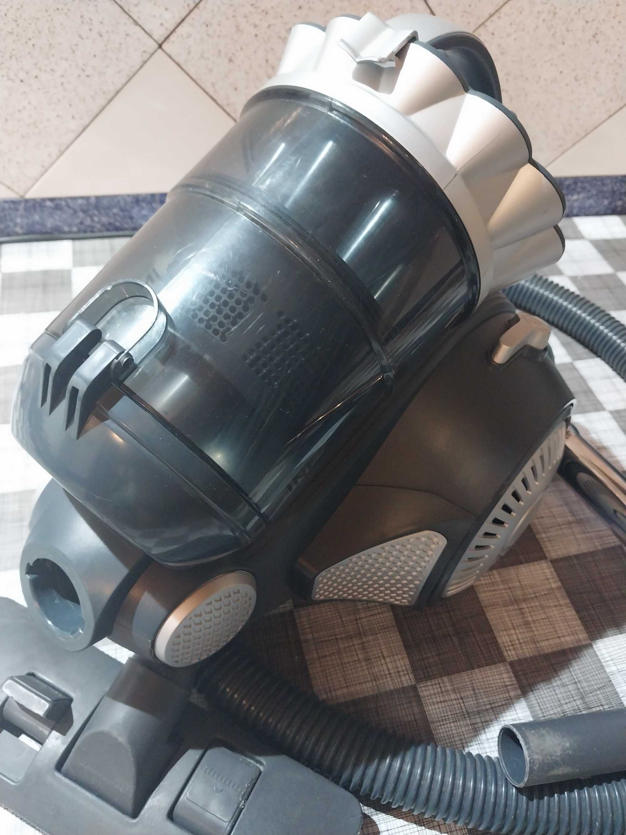 пылесос колбовый INEXIVE  700W