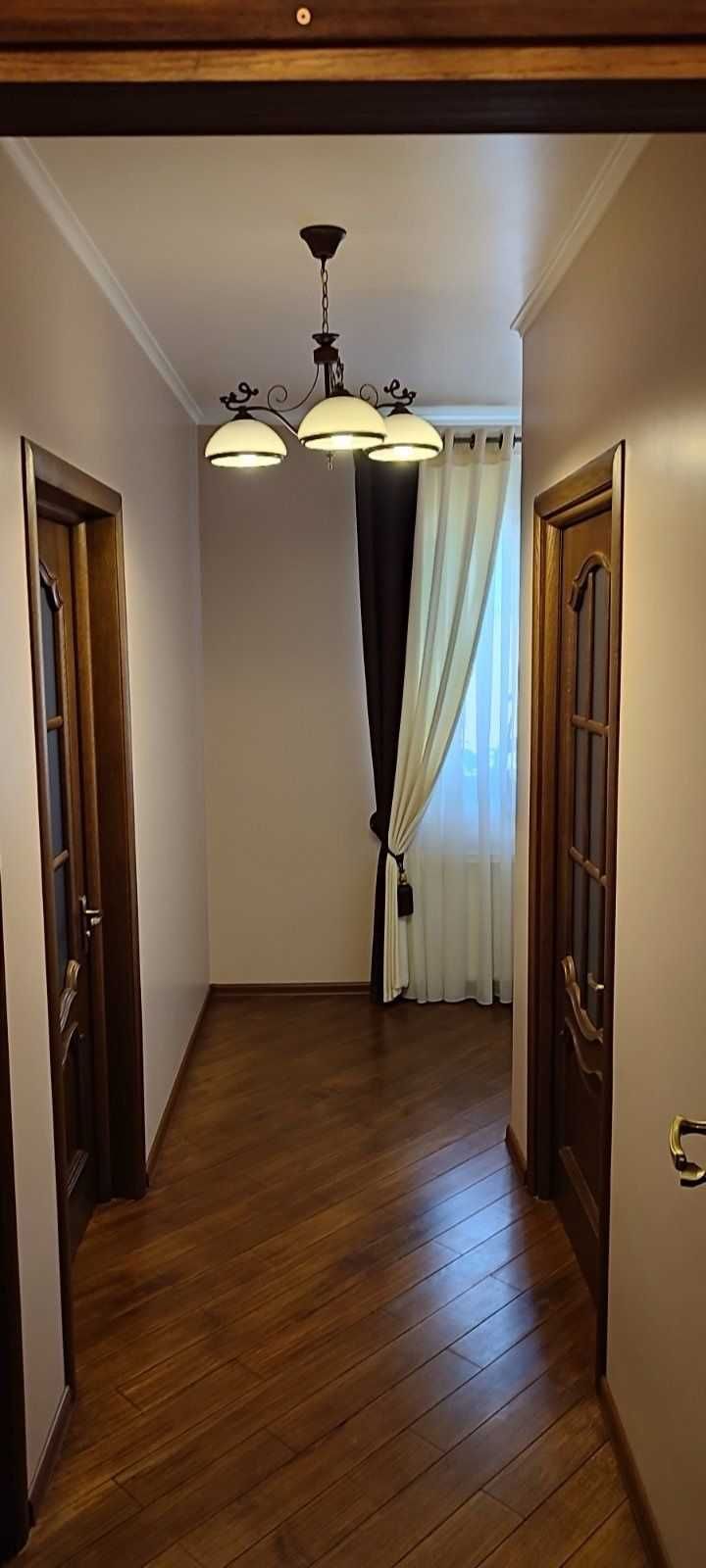 4-к. котедж з ремонтом, меблями та технікою за вул. Кобилянської