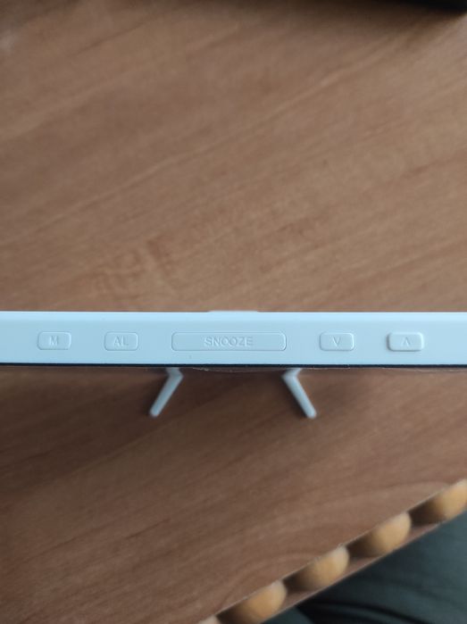 Годинник електронний настільний.