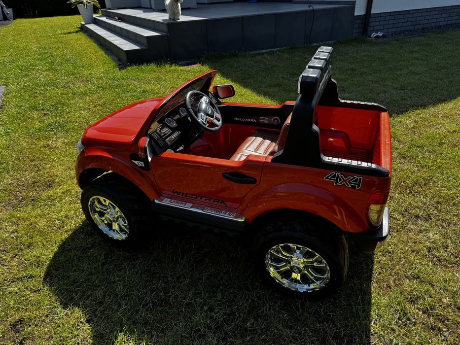 Samochod na akumulator Ford 4x4