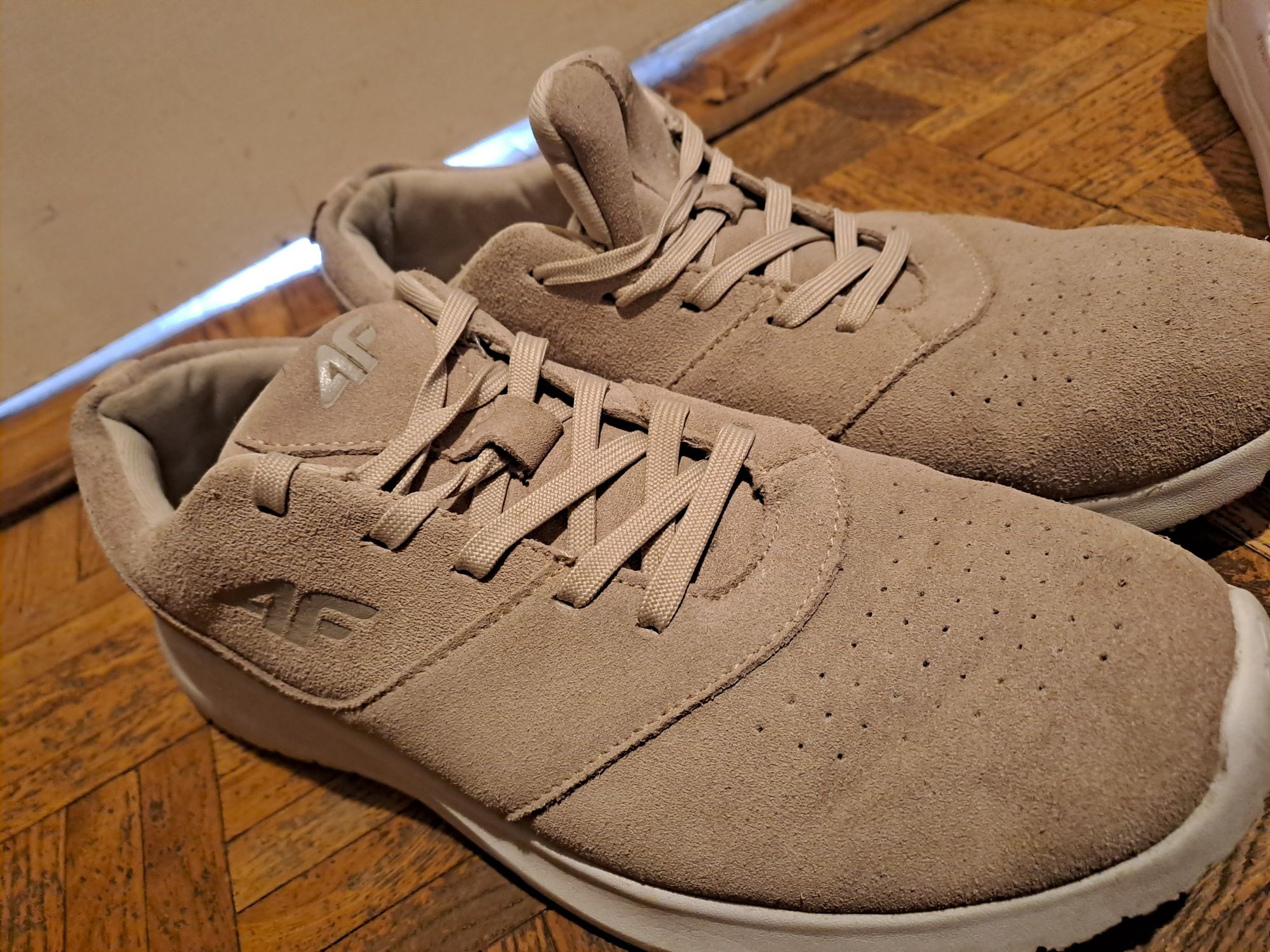 Buty 4f damskie typu adidas