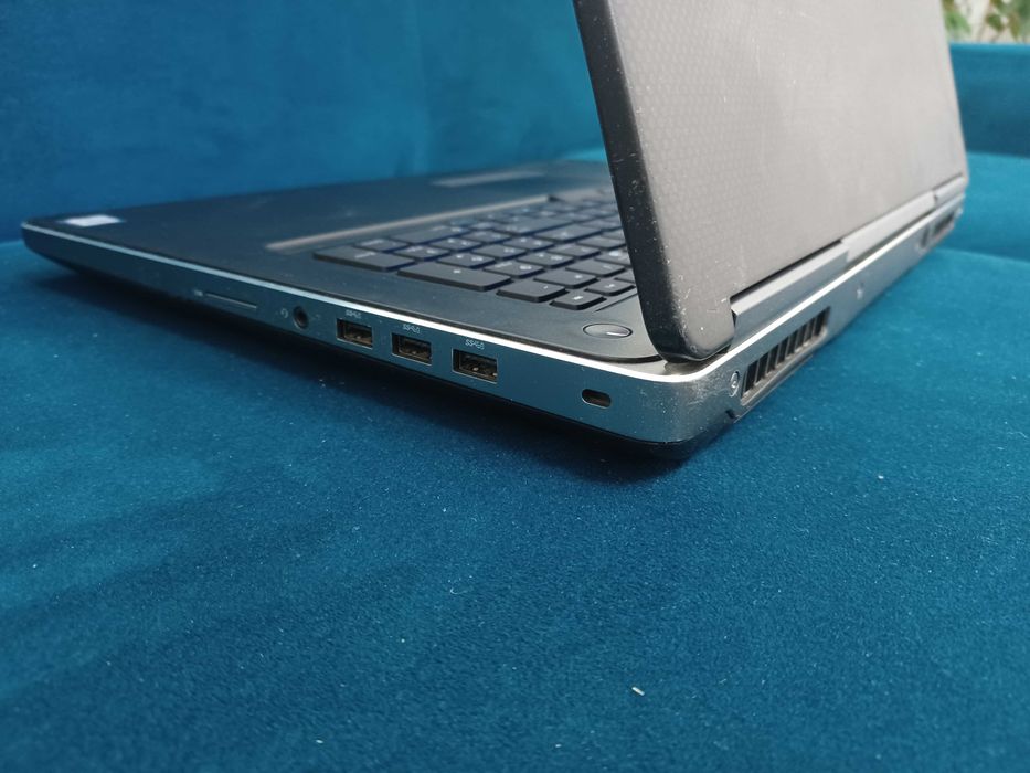 Laptop Dell Precision 7720 17,3" Intel i7 6820HQ RAM 16Gb Nvidia P3000