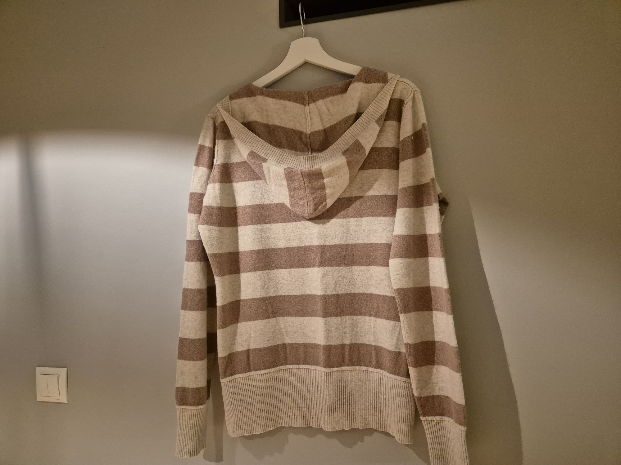 Sweter wełniany XL H&M sweterek z kapturem w pasy beżowy swetr bluzka