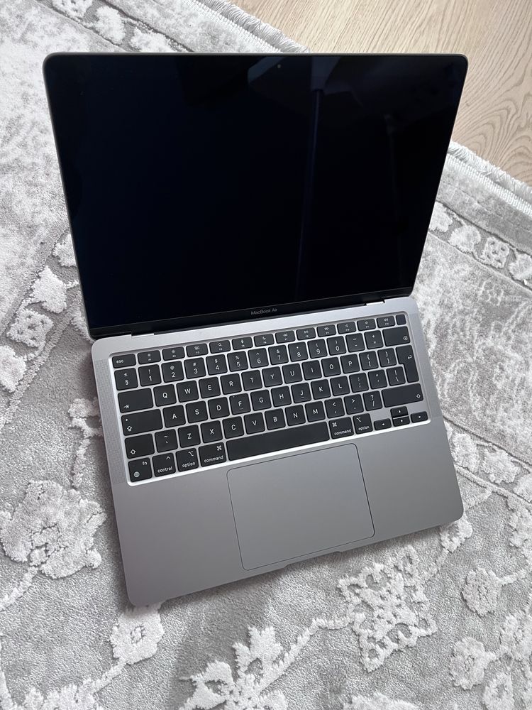 Apple MacBook Air M1 MGN63ZE/A stan idealny