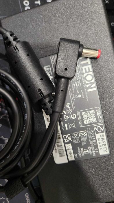 Carregador original Acer Nitro Gaming de 180w de potência. Imaculado.