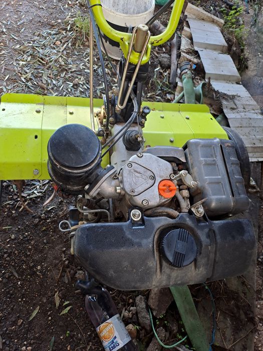 Moto enchada a disel