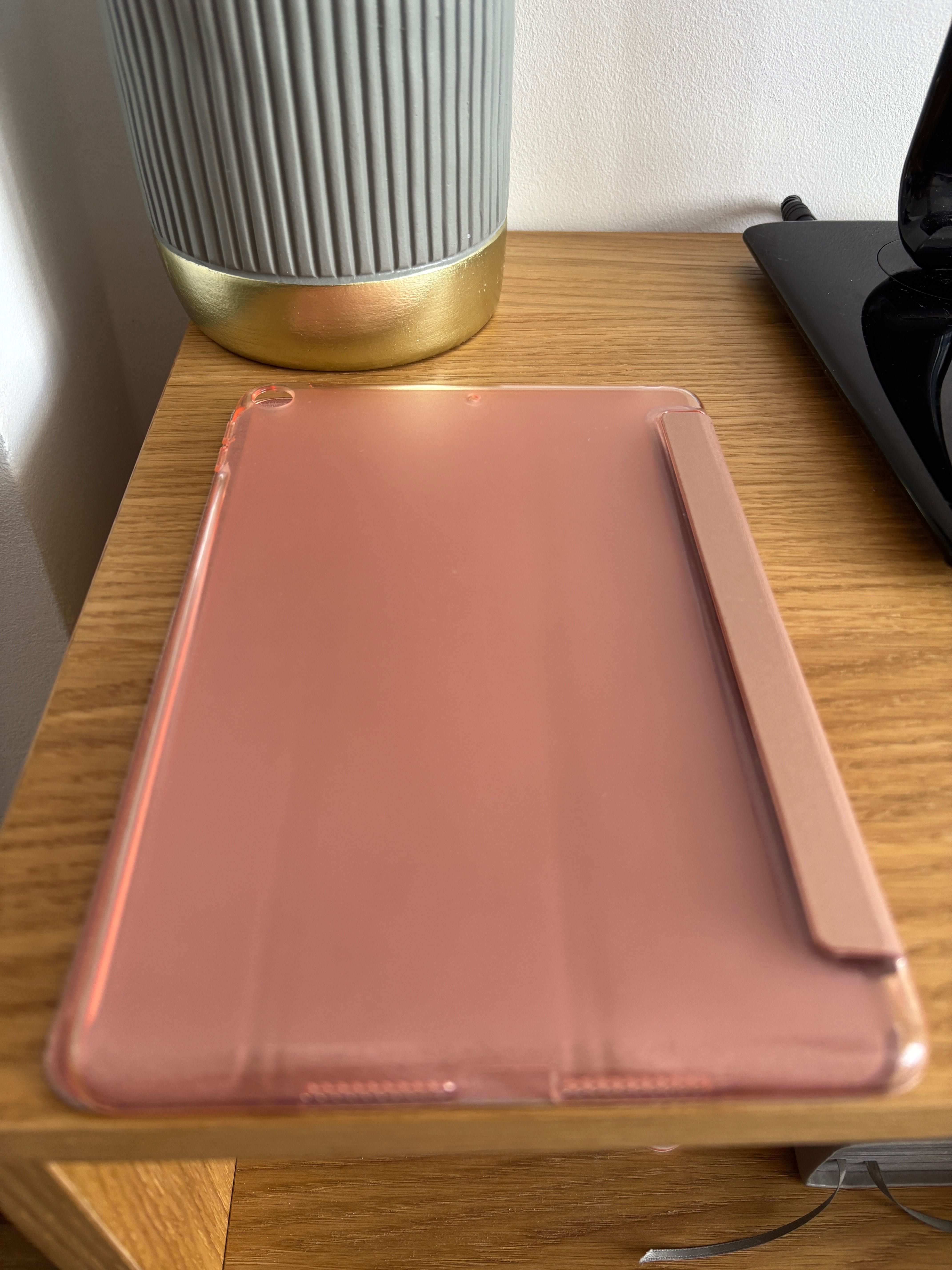 Etui na tablet Spigen Smart Fold iPad mini 5 2019 Różowe 7,9