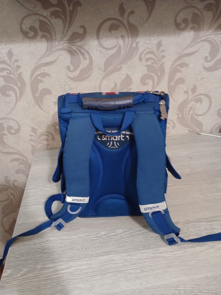 Продам портфель.