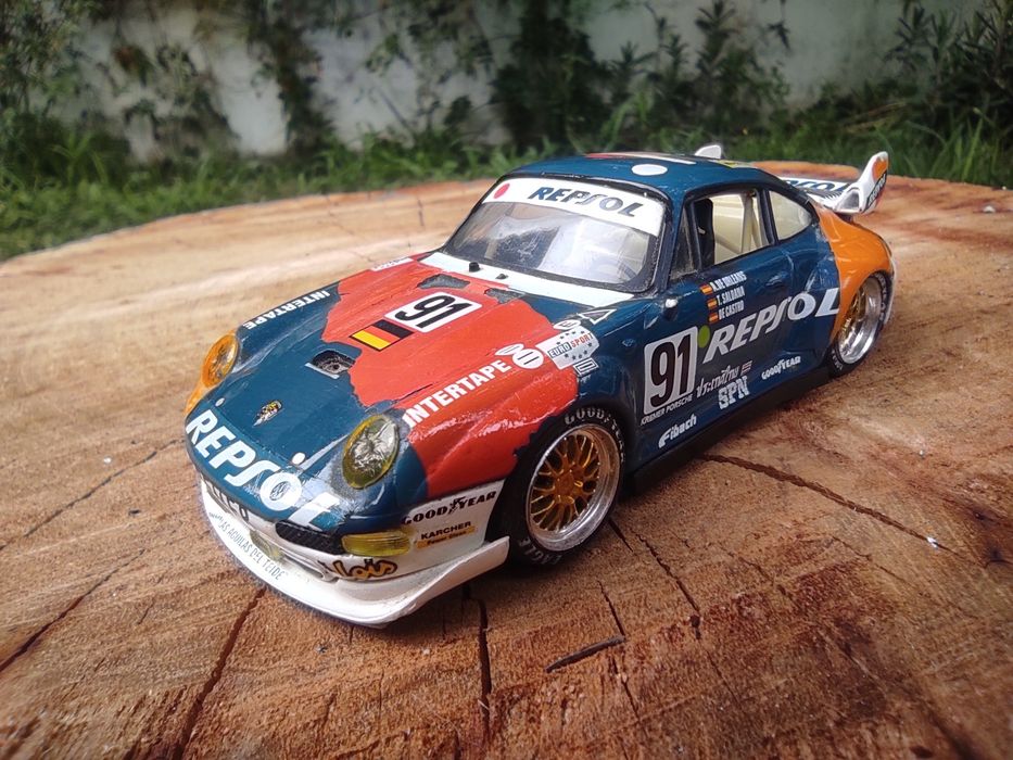 Diecast 1/43 Porsche 911 GT2