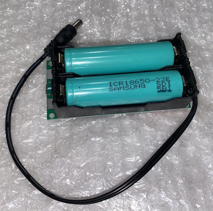 Продам блок безперебійного живлення на 12 в (з аккумуляторами) для Wi-