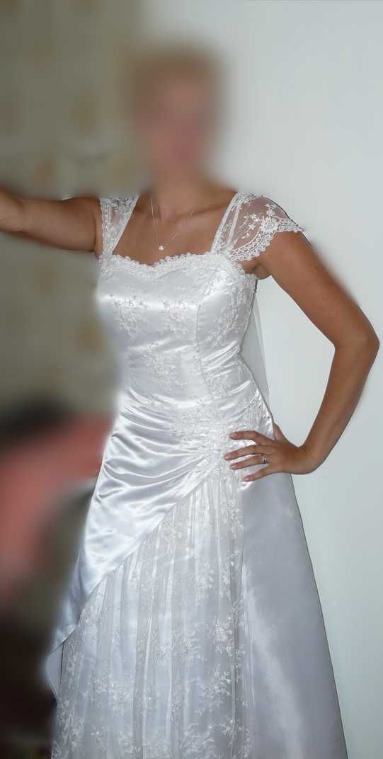 Сукня весільна біла 44-48  високий зріст