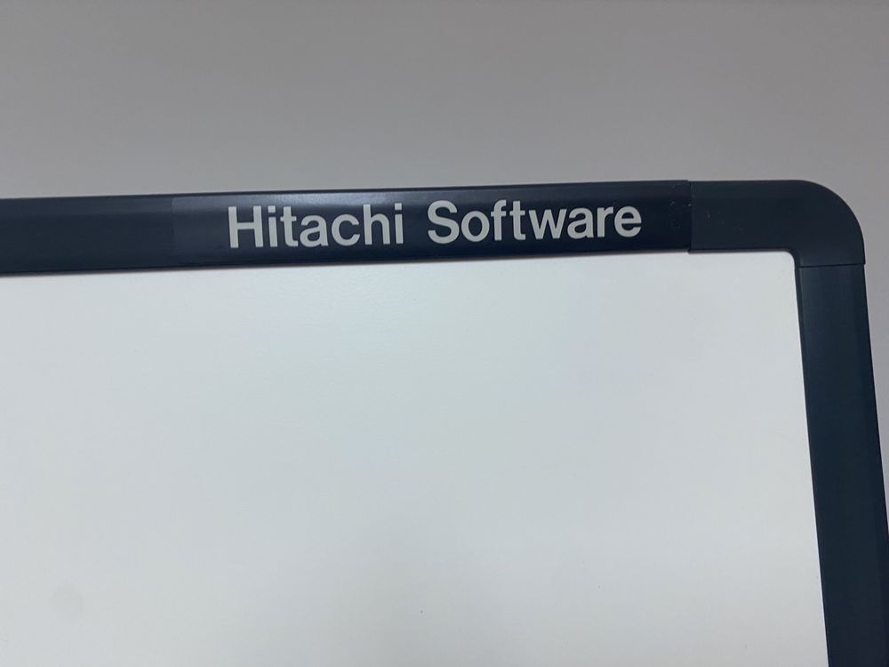 Quadro interativo Hitachi como novo