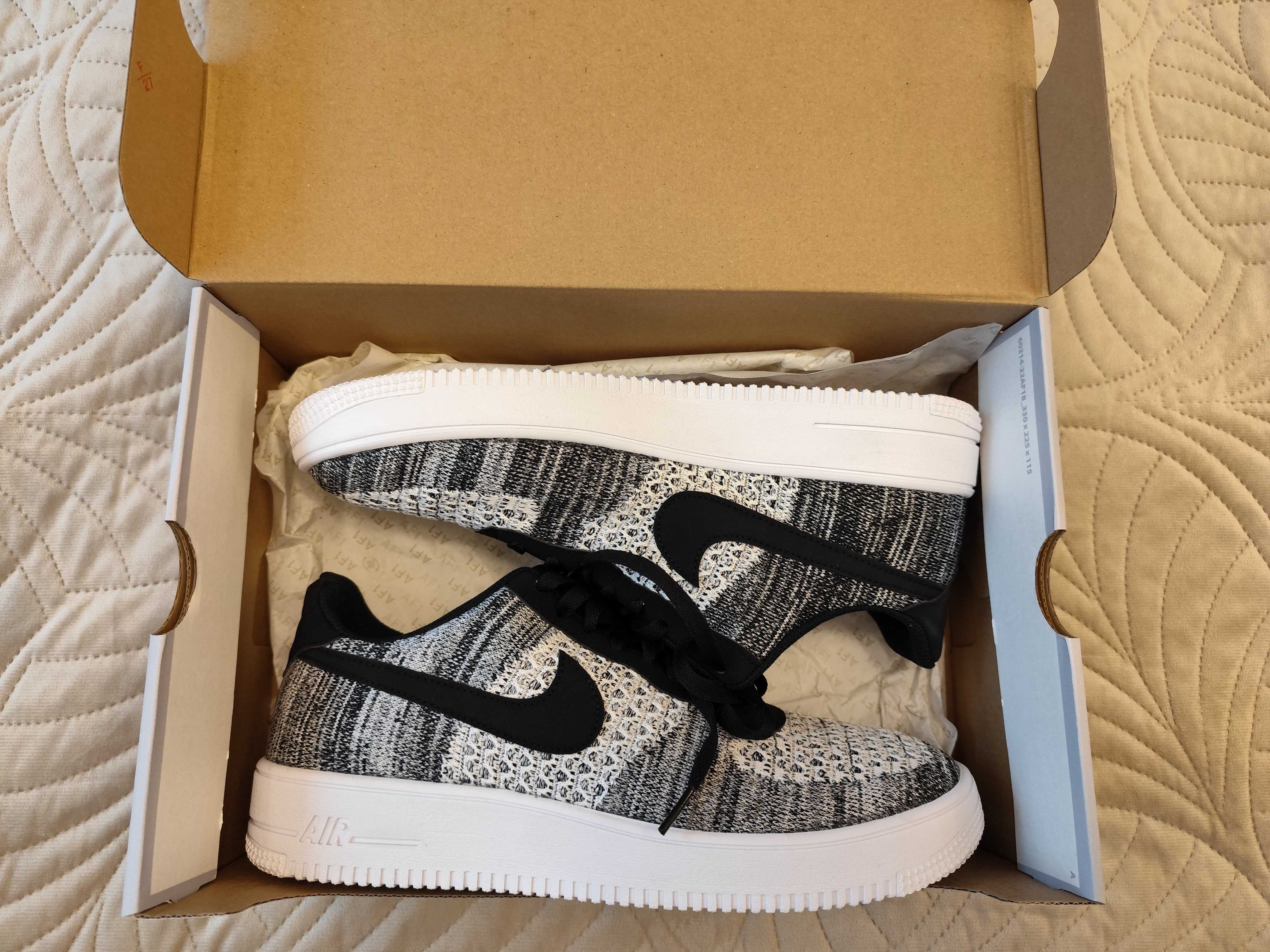 Buty NIKE AIR Force 44/45 czarne białe szare super lekkie