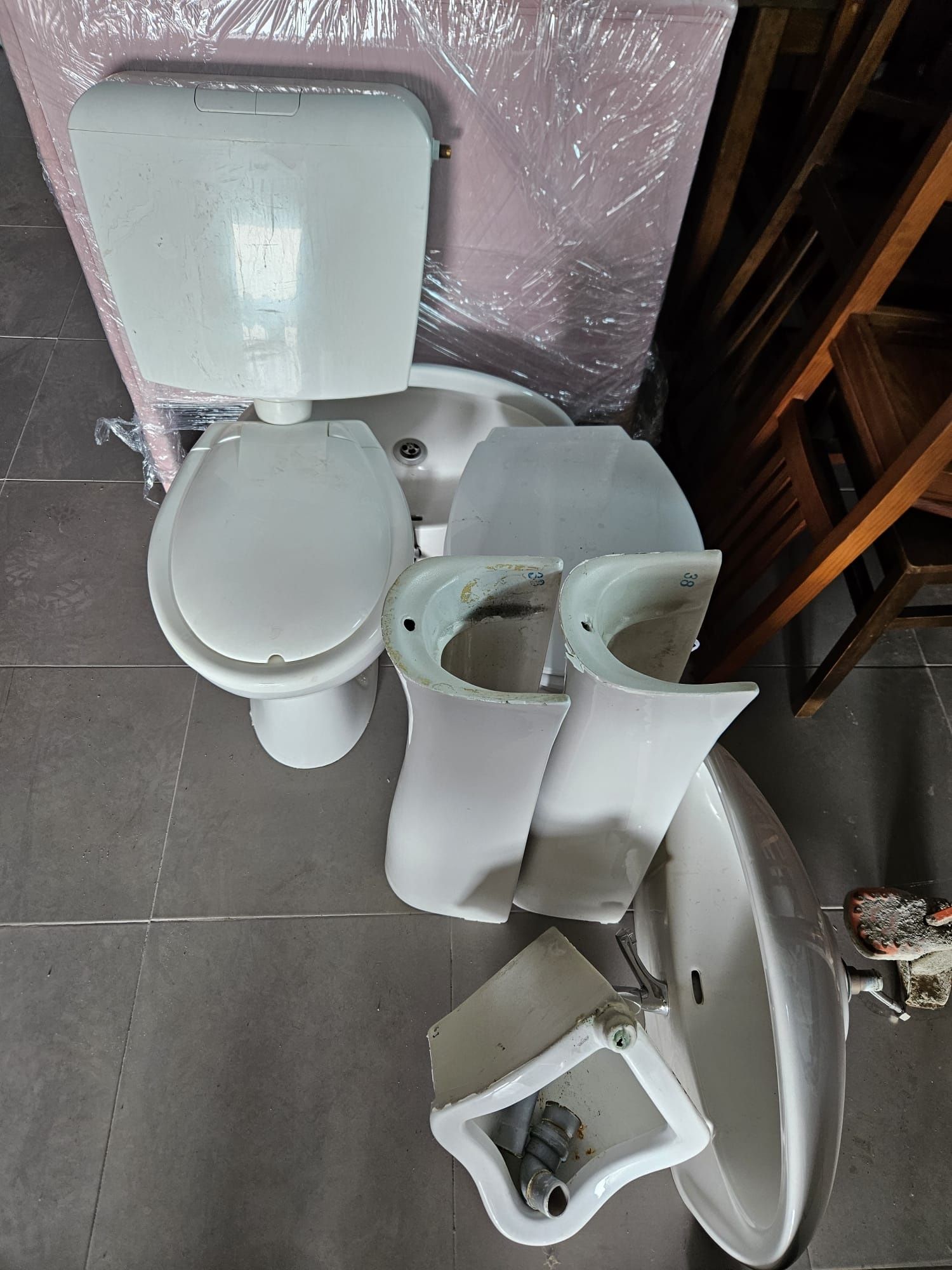 Lavatório,Sanita e Urinol Roca