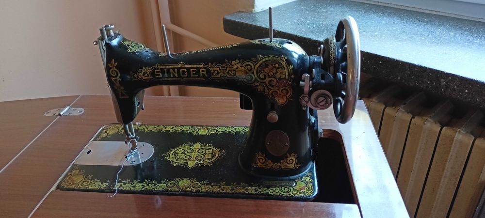 maszyna do szycia Singer z szafką, antyk