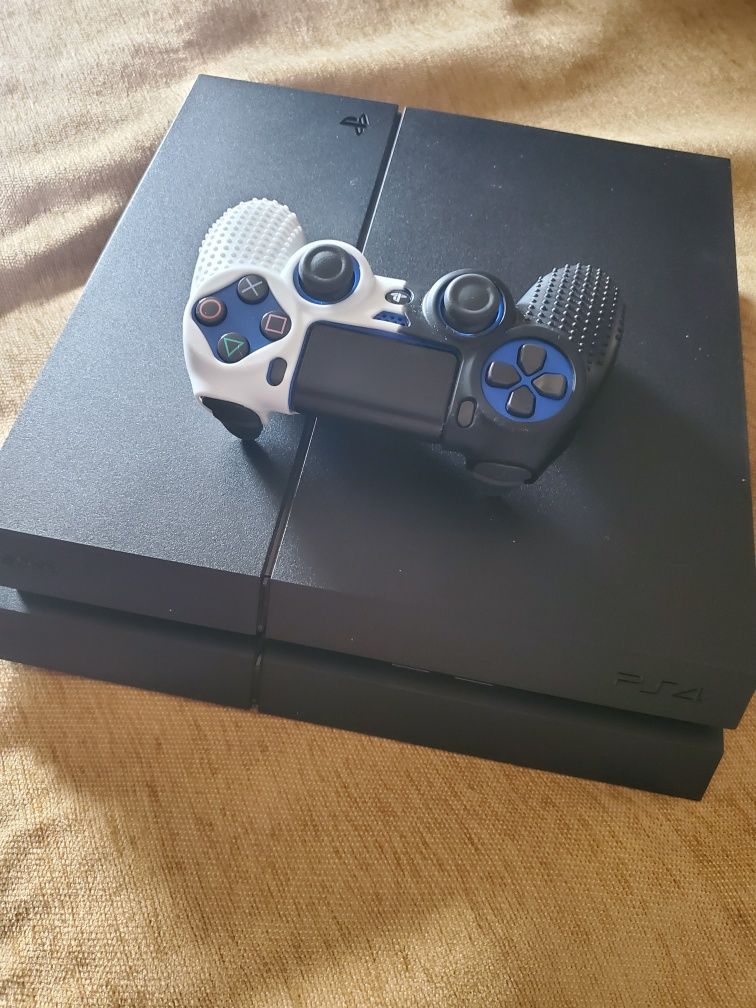 Playstation 4 com comando