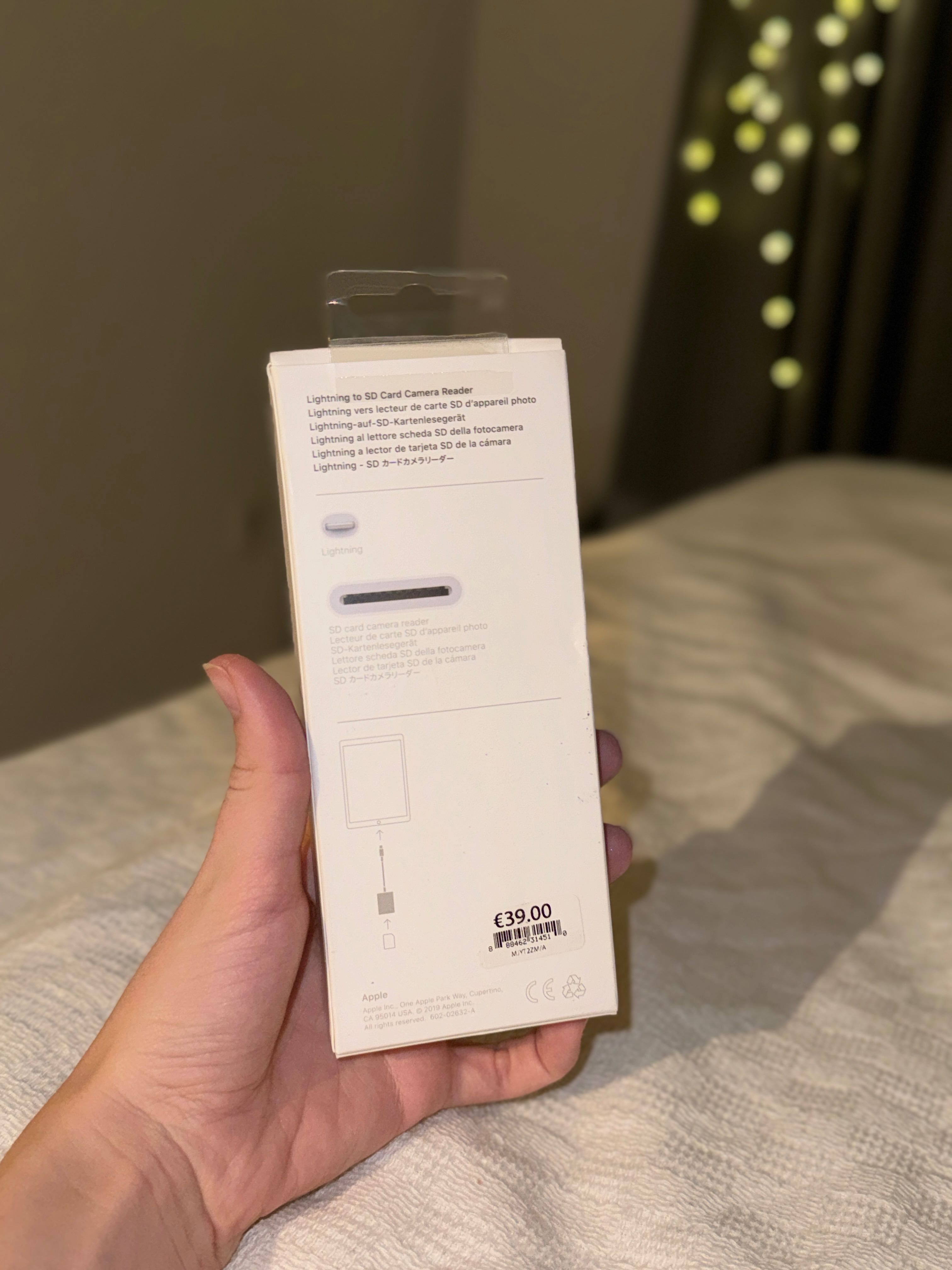 Lightning to
SD Card Camera Reader