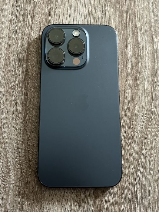 Iphone 15 pro azul