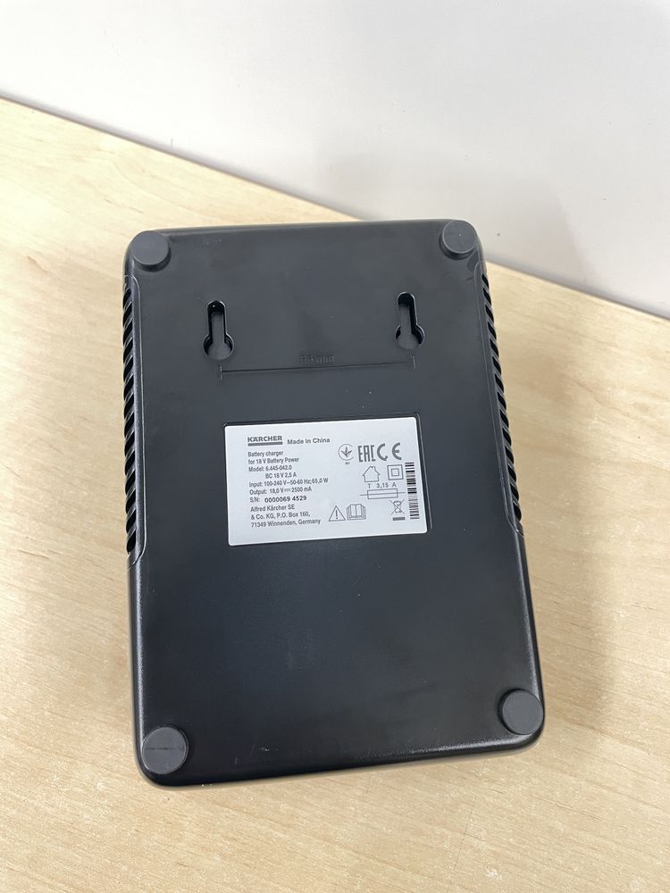 Szybka ładowarka karcher 18v 2,5 A Battery Power ,do odkurzacza i inne